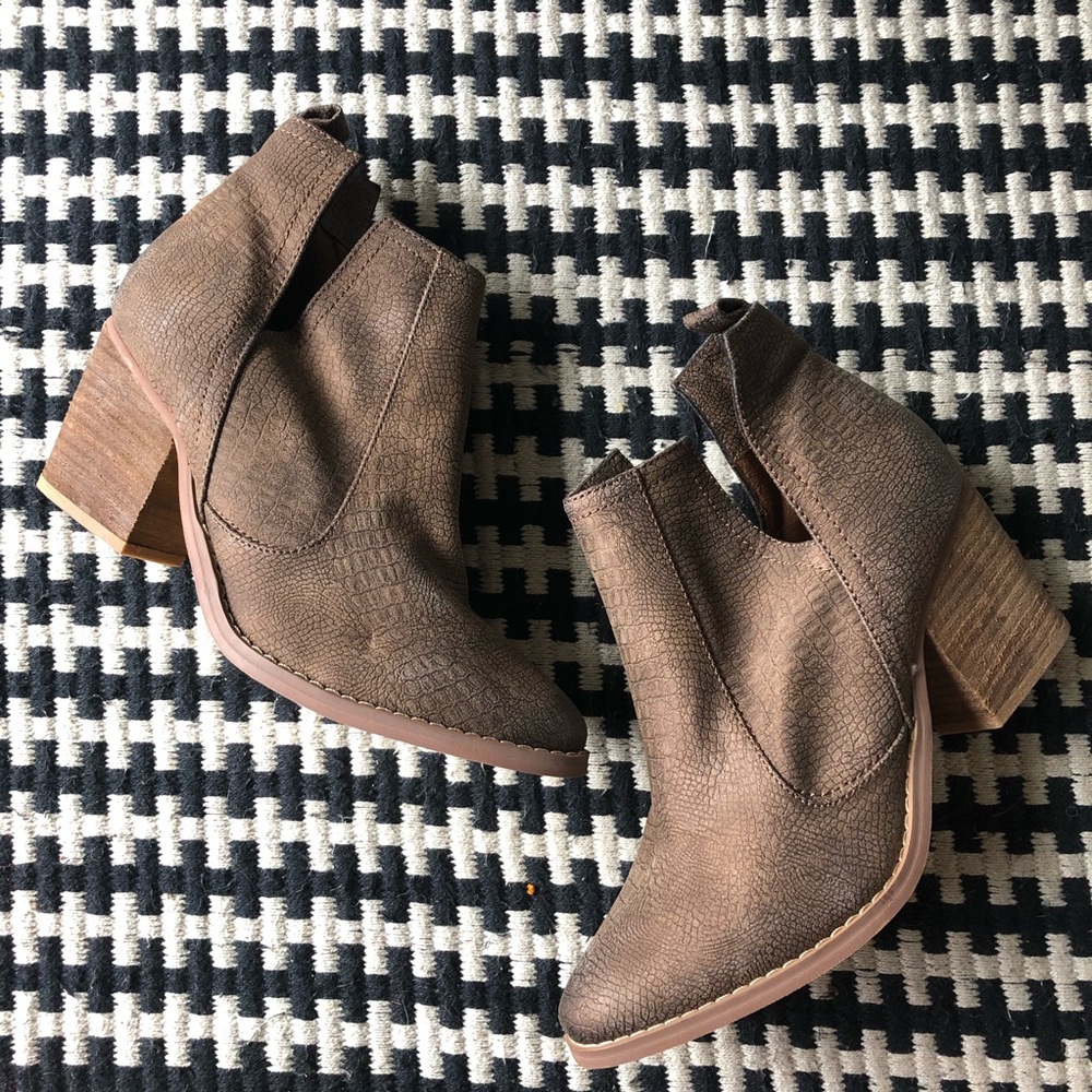 naughty monkey heeled boot
